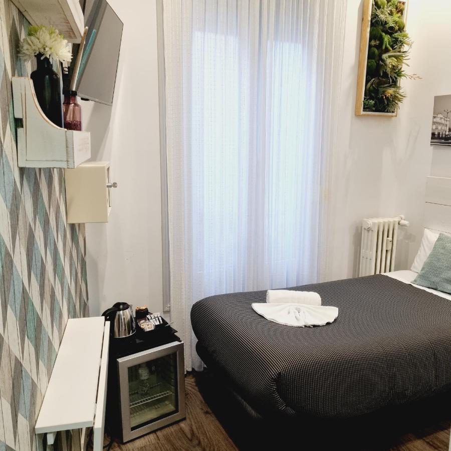 Hostal Lauria Μαδρίτη Εξωτερικό φωτογραφία