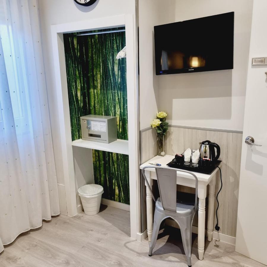 Hostal Lauria Μαδρίτη Εξωτερικό φωτογραφία