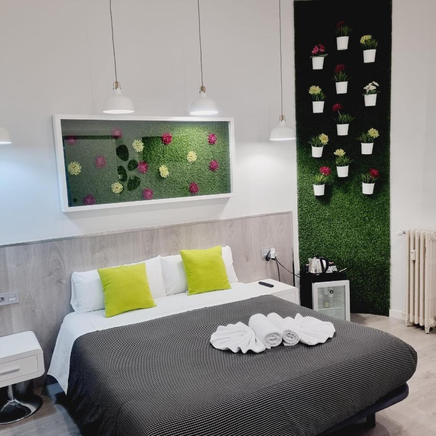 Hostal Lauria Μαδρίτη Εξωτερικό φωτογραφία