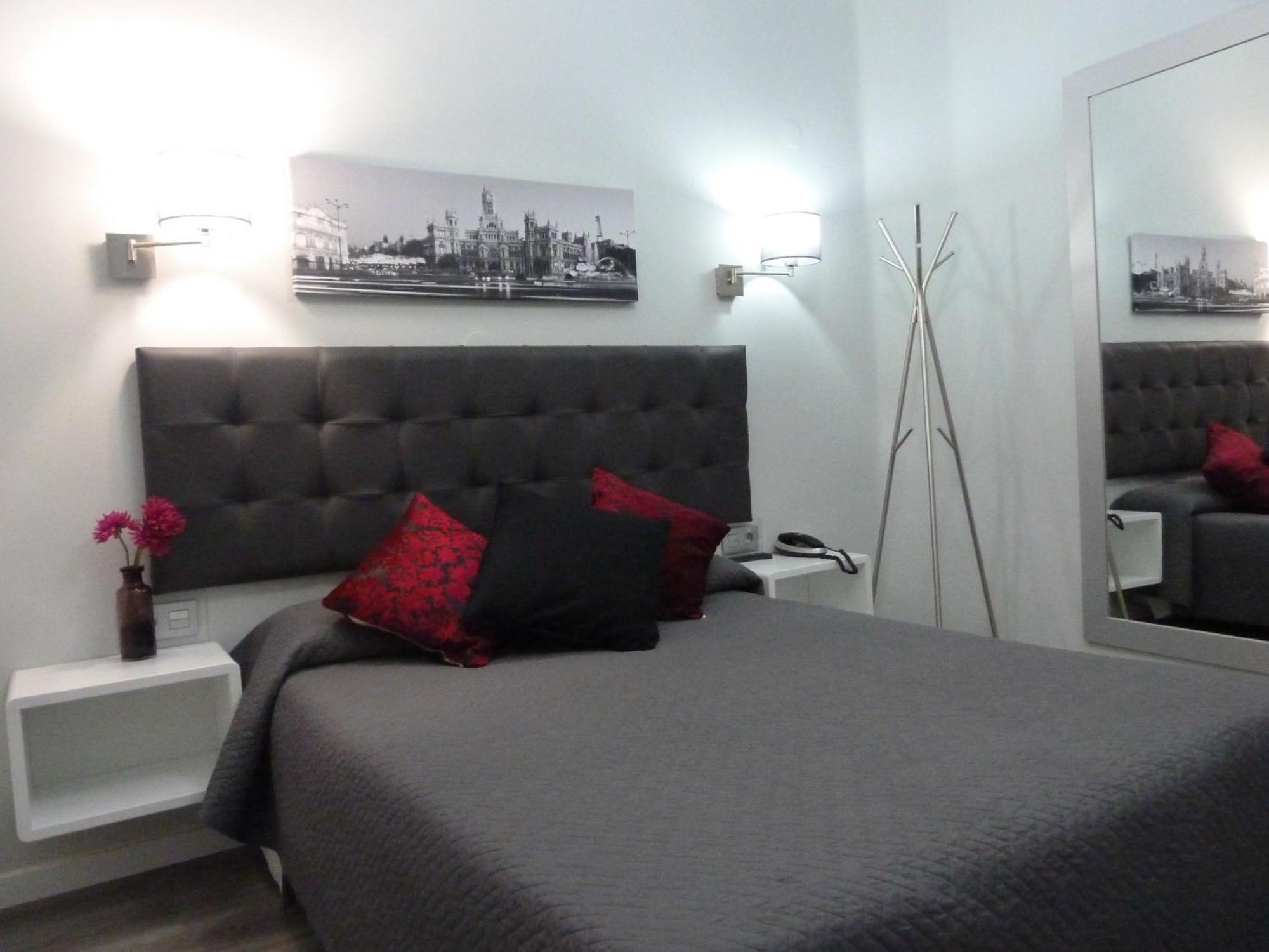 Hostal Lauria Μαδρίτη Δωμάτιο φωτογραφία