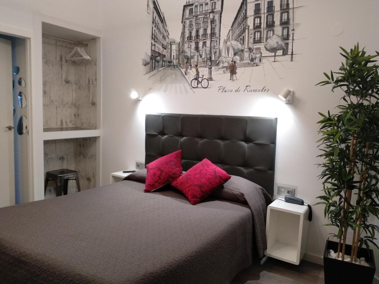 Hostal Lauria Μαδρίτη Εξωτερικό φωτογραφία